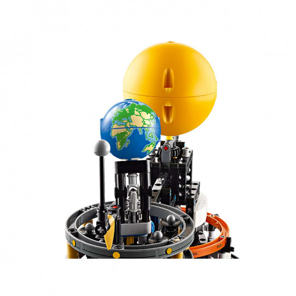 Конструктор LEGO Technic 42179 Планета Земля и Луна на орбите в Махачкале