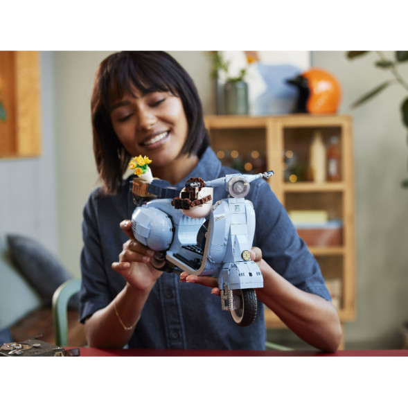 Конструктор LEGO Коллекционные наборы 10298 Vespa 125 в Махачкале