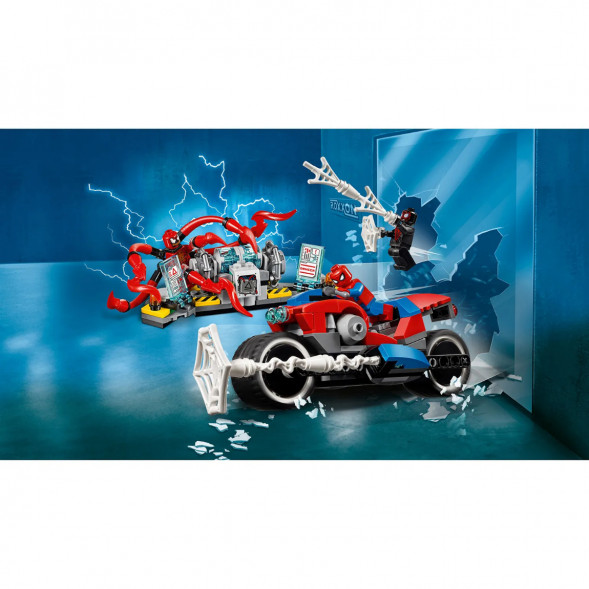 Конструктор LEGO Super Heroes 76113 Спасательная операция на мотоциклах в Махачкале