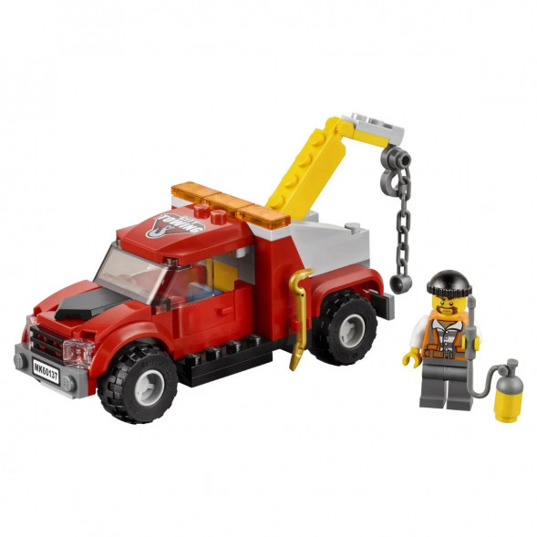 Конструктор LEGO City Police 60137 Побег на буксировщике в Махачкале