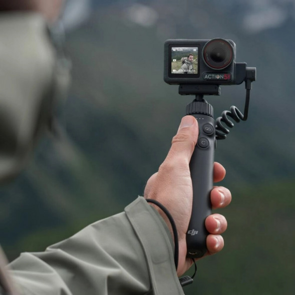 Многофункциональная зарядная ручка DJI Osmo Action в Махачкале