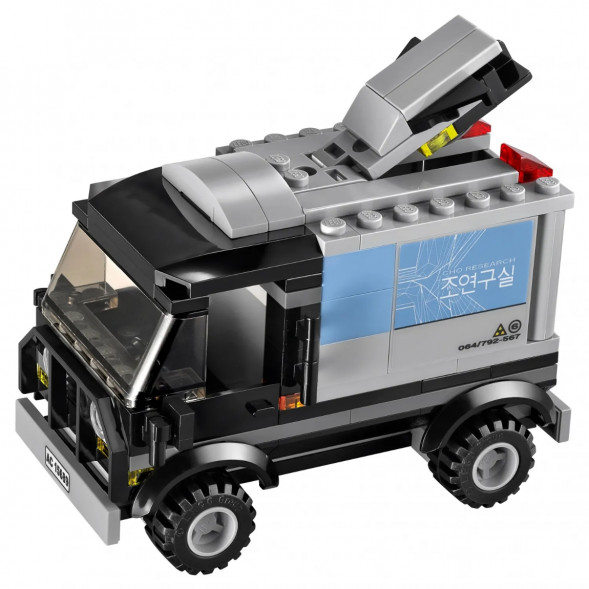 Конструктор LEGO Super Heroes 76032 Погоня на Квинджете Мстителей в Махачкале