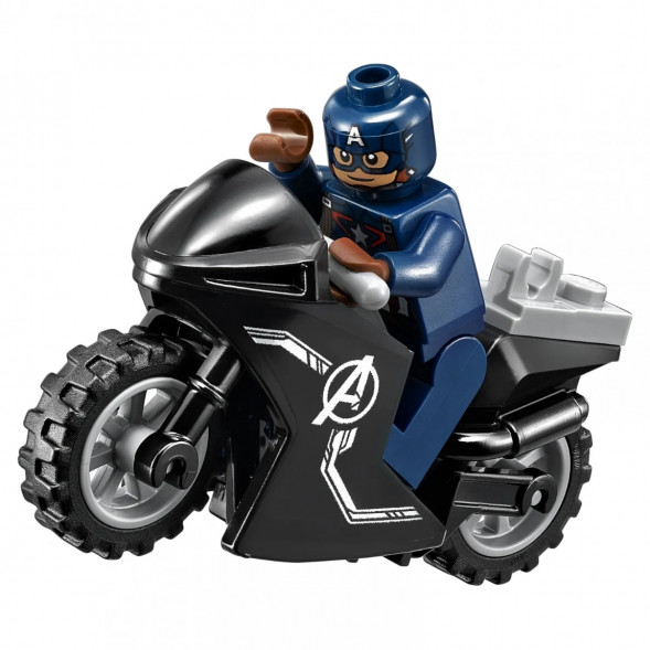 Конструктор LEGO Super Heroes 76032 Погоня на Квинджете Мстителей в Махачкале