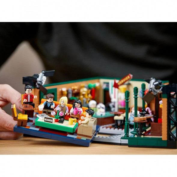 Конструктор LEGO Ideas 21319 Центральный парк Кафе Друзей в Махачкале