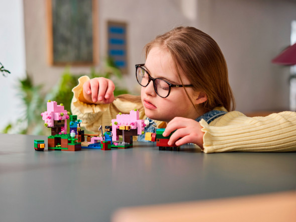 Конструктор LEGO Minecraft 21260 Сад цветущей вишни в Махачкале