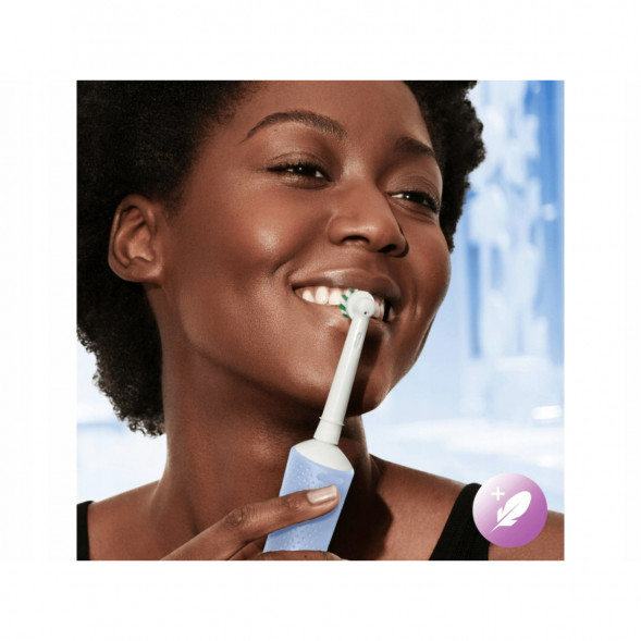 Электрическая зубная щетка Oral-B Vitality Pro D103, голубой в Махачкале