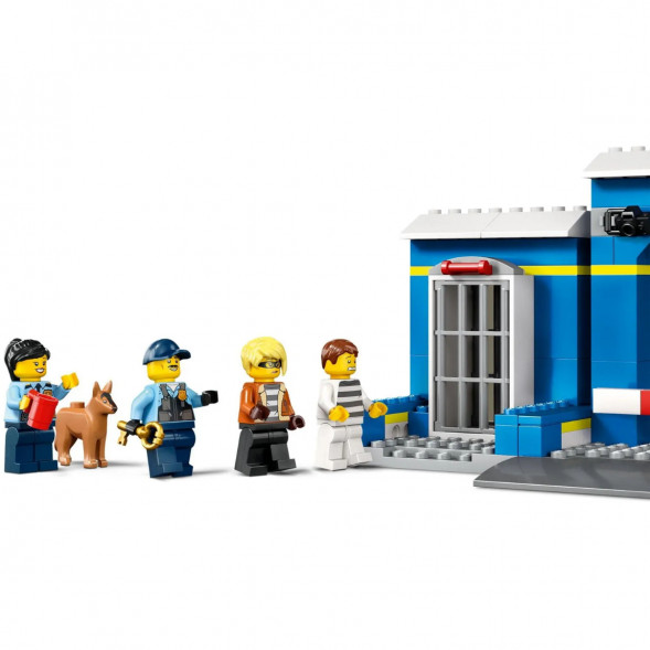 Конструктор LEGO City 60370 Побег из полицейского участка в Махачкале