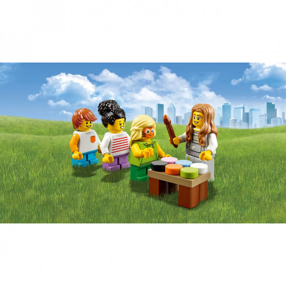 Конструктор LEGO City Town 60234 Комплект минифигурок Весёлая ярмарка в Махачкале