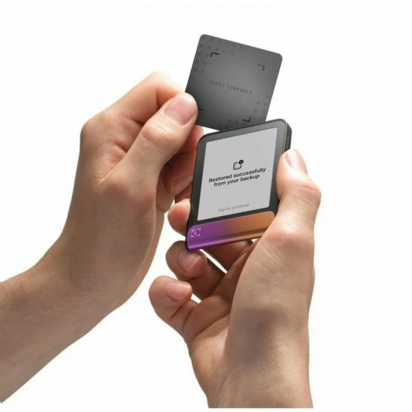 Аппаратный криптокошелек Ledger Flex, Ferro Fuchsia в Махачкале